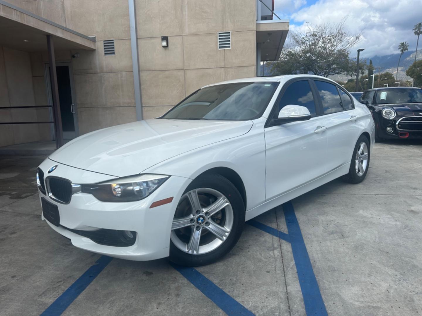 2012 WHITE /Tan BMW 3-Series Leather (WBA3C1C59CF) with an 4 Cylinder engine, Automatic transmission, located at 30 S. Berkeley Avenue, Pasadena, CA, 91107, (626) 248-7567, 34.145447, -118.109398 - Low Miles!! this 2012 BMW 3-Series 328i Sedan looks and drives well. Are you in search of a reliable and stylish vehicle in Pasadena, CA, but concerned about your credit history? Look no further! We have this impressive 2012 BMW 3-Series 328i Sedan with low miles available at our dealership. We unde - Photo#0